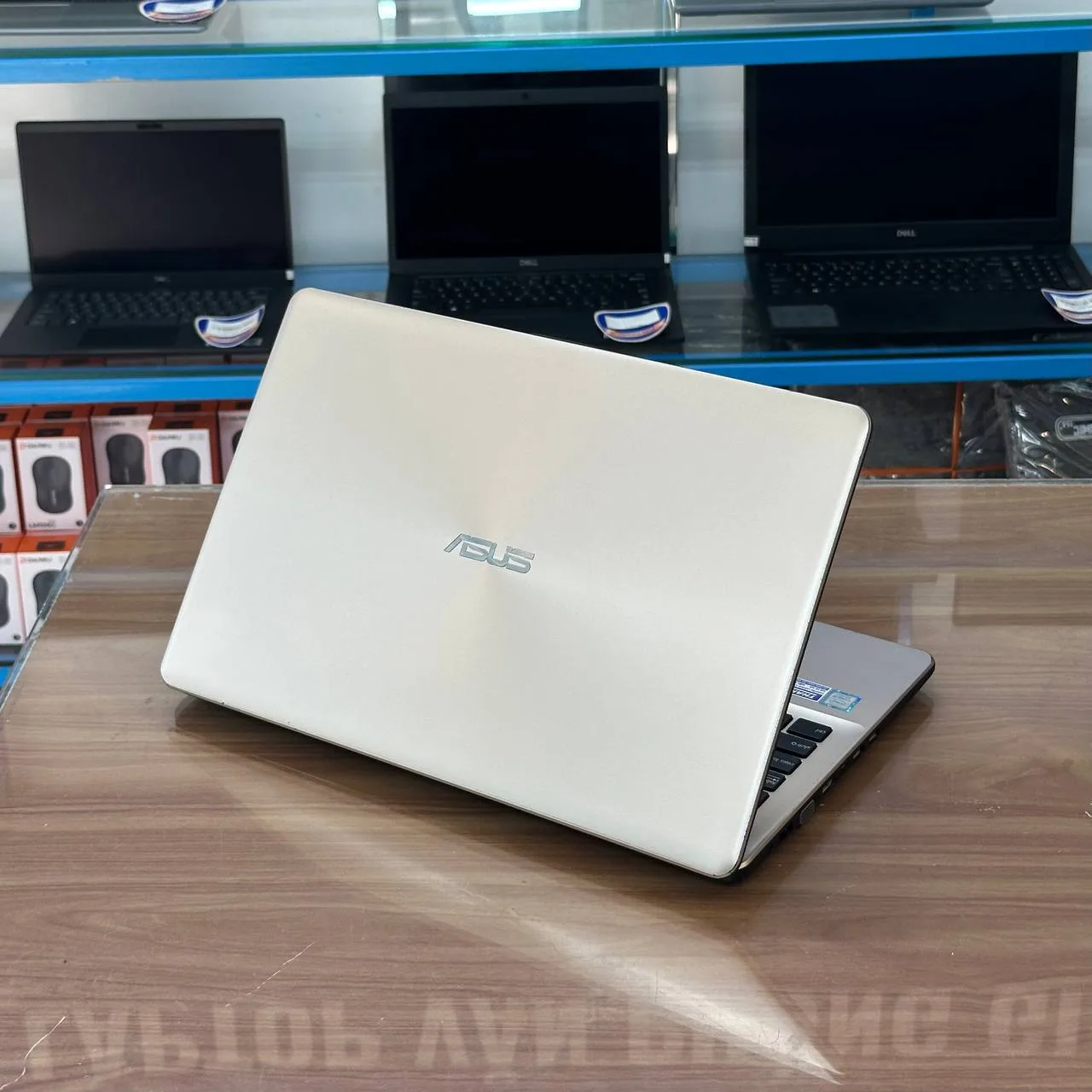 Laptop Cũ Asus VivoBook X542UAR/ Core i5-8250U/ RAM 8GB/ SSD 256GB/ FHD